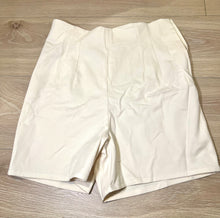 Load image into Gallery viewer, Bambolina Hot Shorts